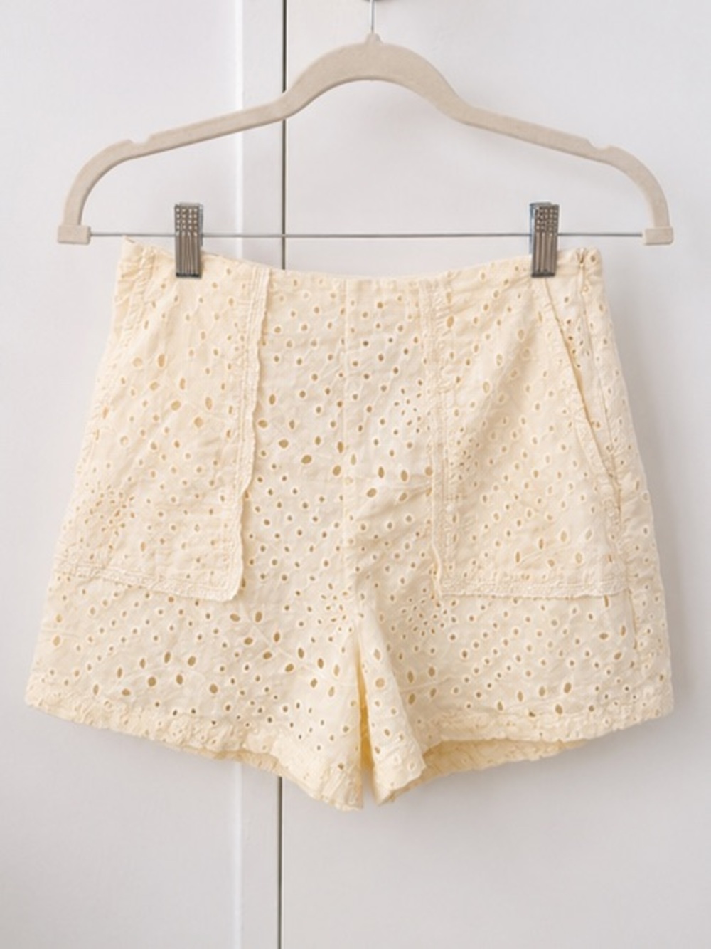 ZARA Cream Eyelet High-Waist Shorts with Front Pockets